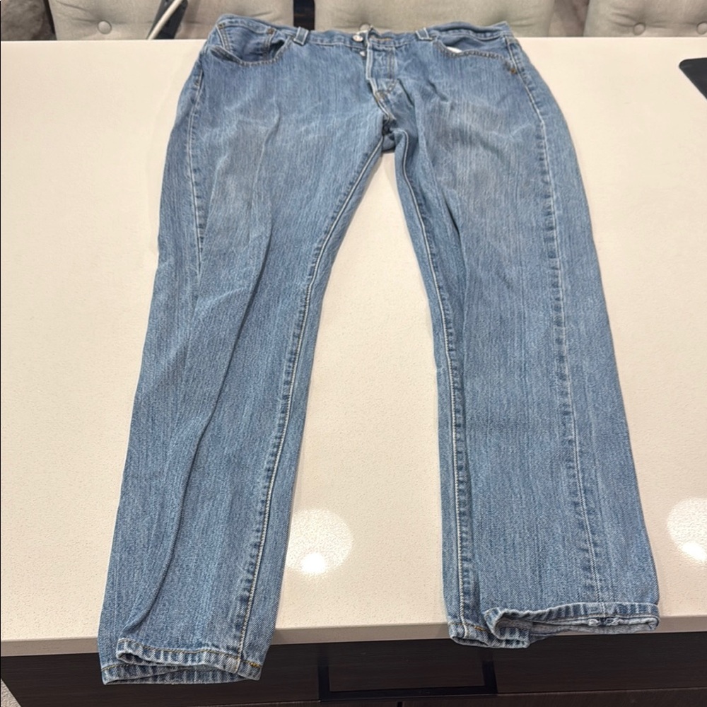 Levi's Blue Straight Jeans with Classic Denim Style